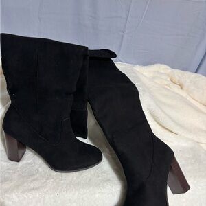 Never ever worn.  Brand new knee length/ fold down high waist